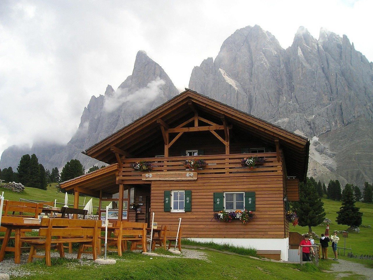 geisleralm, hut, adolf munkel off, geisler group, val gardena, nature, dolomites, mountain hut, cloudy, mountains, alps, south-tirol, italy