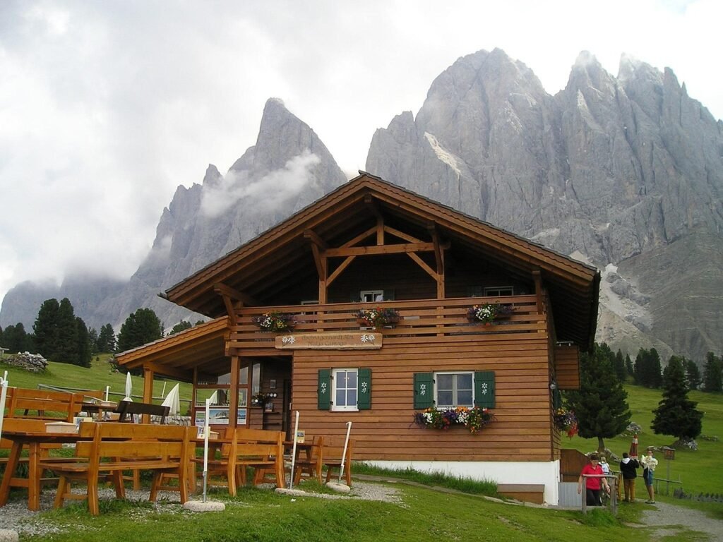geisleralm, hut, adolf munkel off, geisler group, val gardena, nature, dolomites, mountain hut, cloudy, mountains, alps, south-tirol, italy